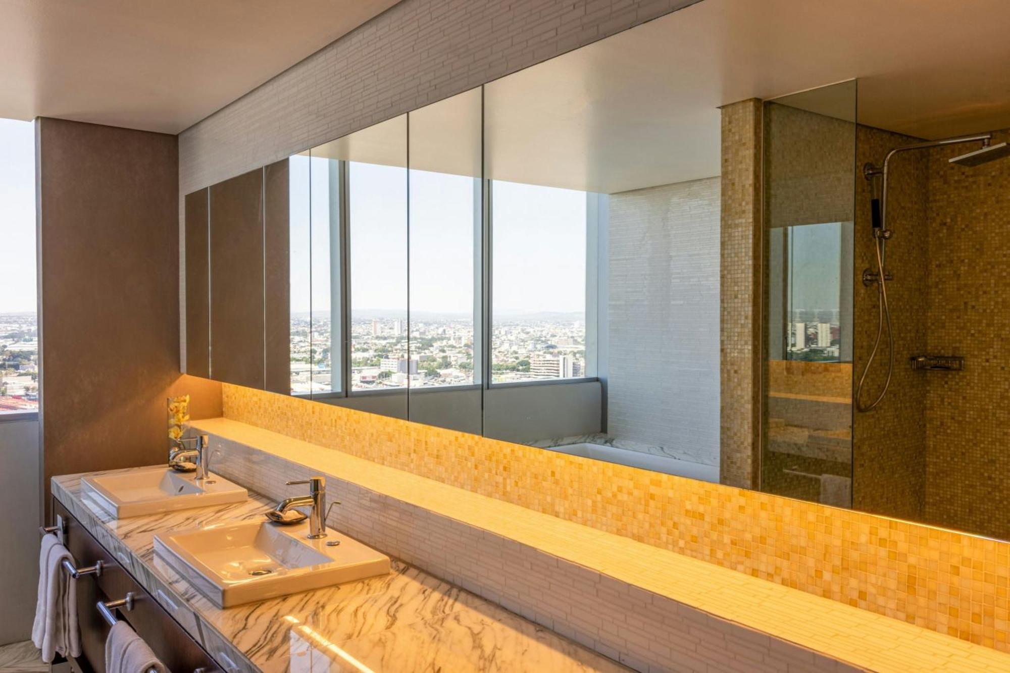 The Westin Guadalajara Hotell Eksteriør bilde